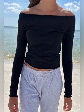 Brandy Melville Black Bonnie Top